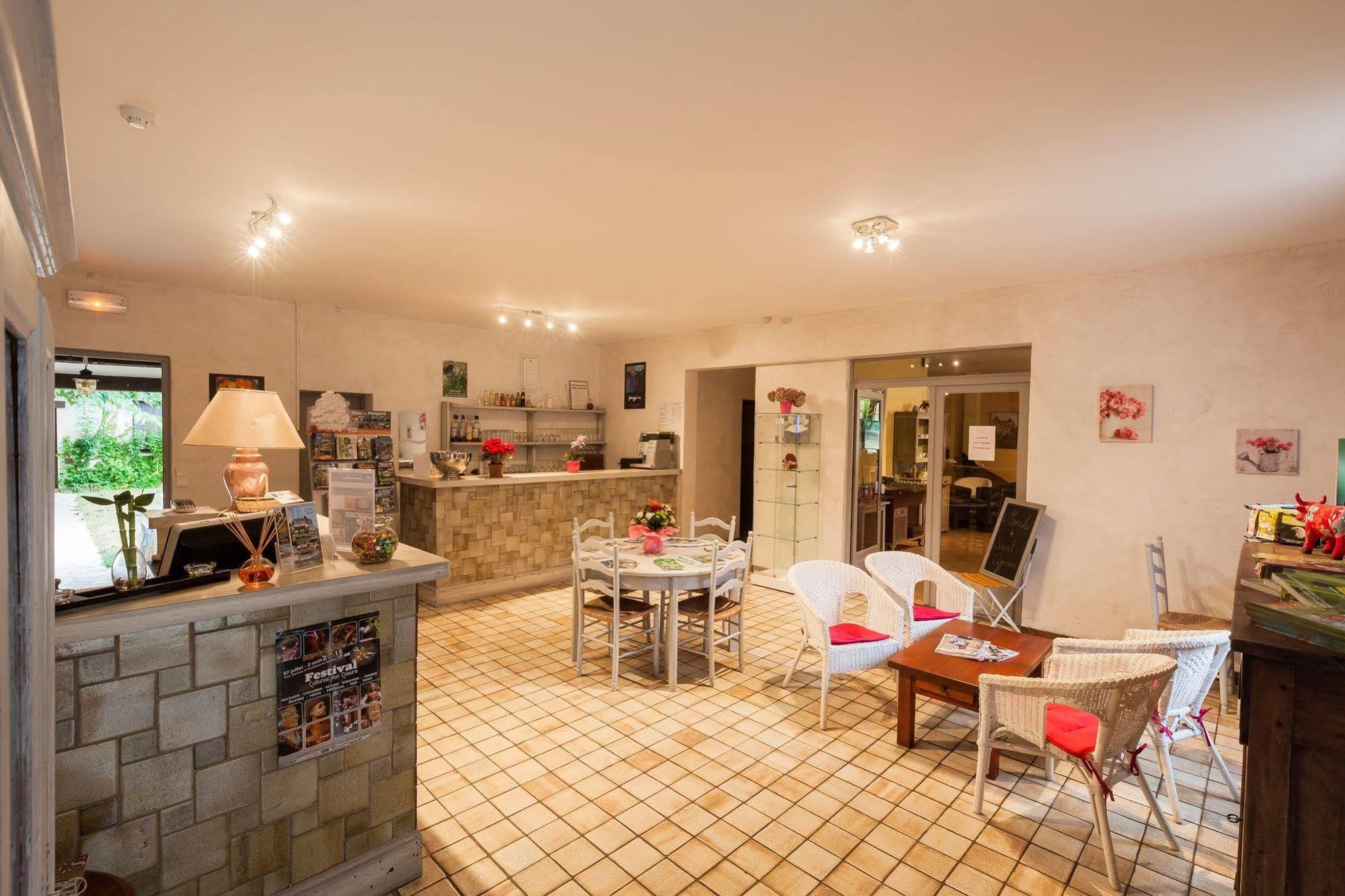 L'Oustal De Vezac Hotell Exteriör bild